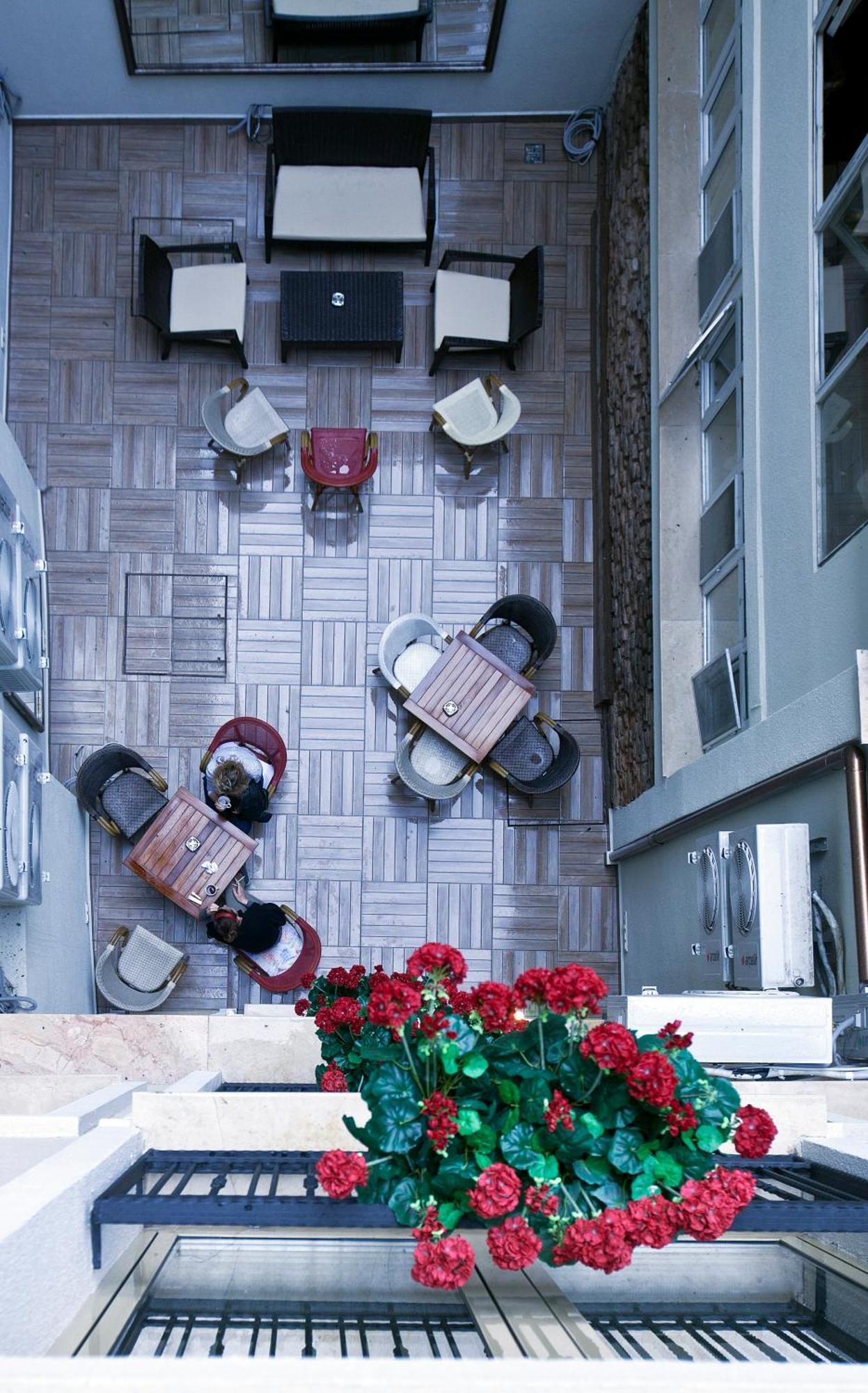 Collage Taksim Hotel Istanbul Bagian luar foto