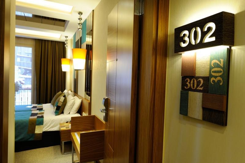 Collage Taksim Hotel Istanbul Bagian luar foto
