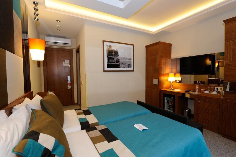 Collage Taksim Hotel Istanbul Bagian luar foto